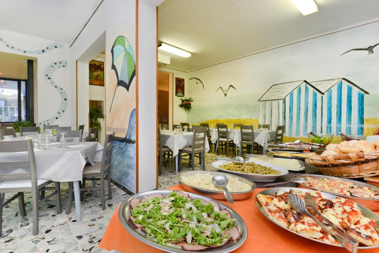 Hotel Flora Capri Чезенатико Экстерьер фото